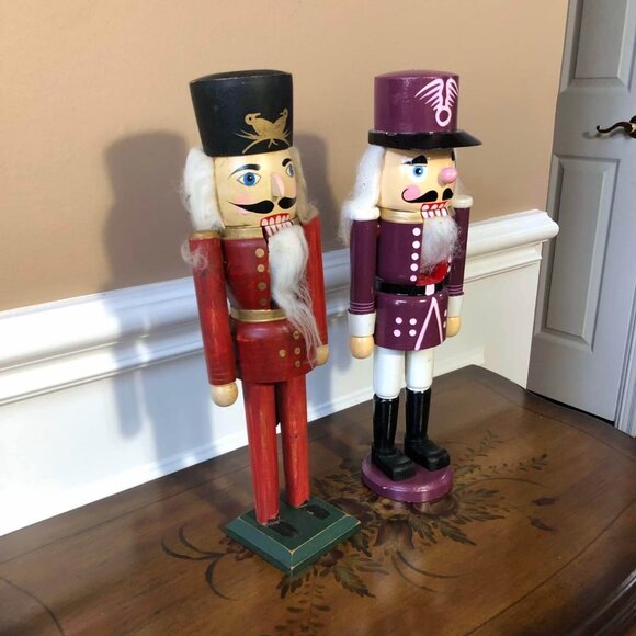 Enesco 13.5” toy soldier nutcracker(s) - set of 2 - Picture 3 of 10